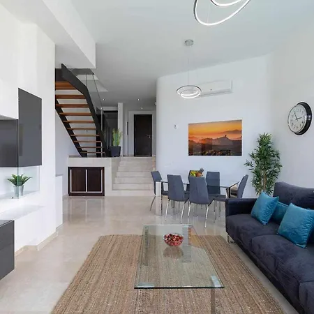 Calm Ocean Views By Infinity Summer Vila